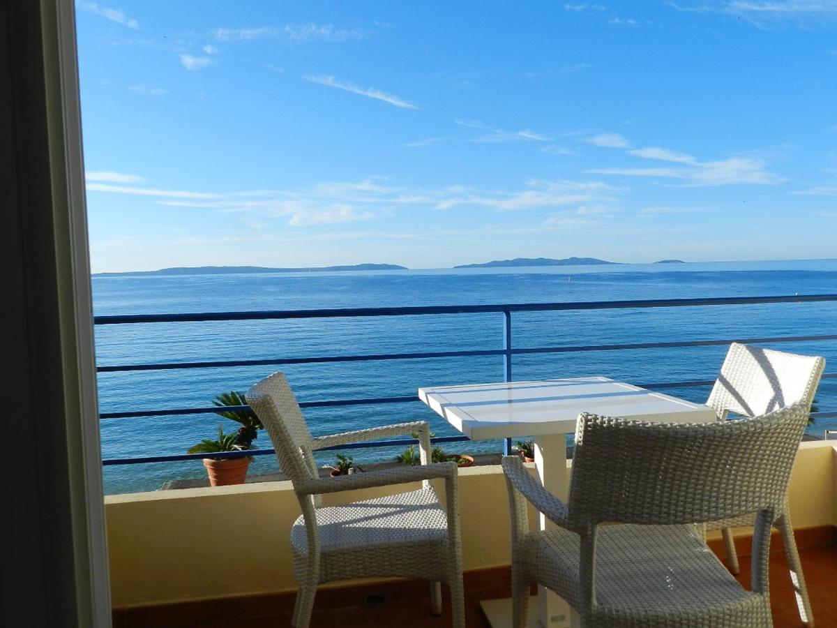 Grand Hotel Moriaz Le Lavandou Buitenkant foto