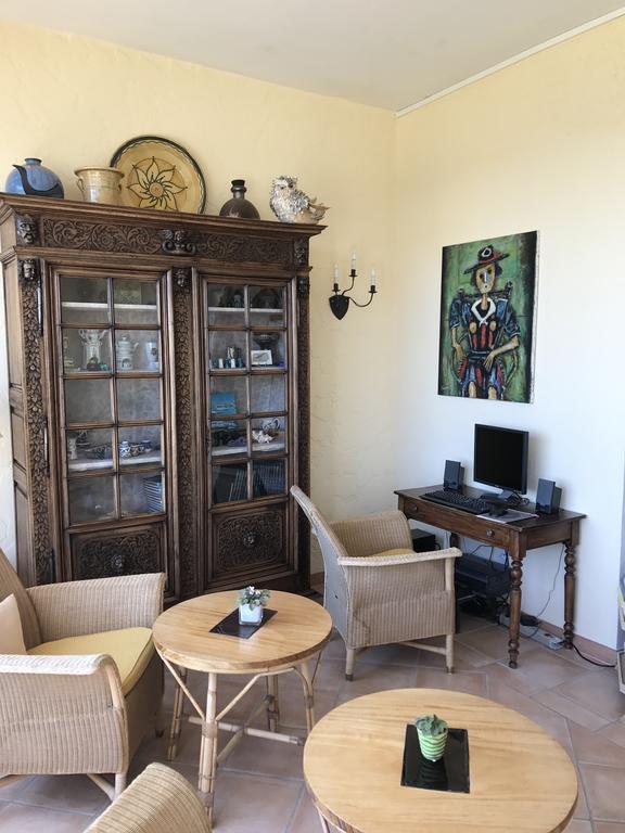 Grand Hotel Moriaz Le Lavandou Buitenkant foto